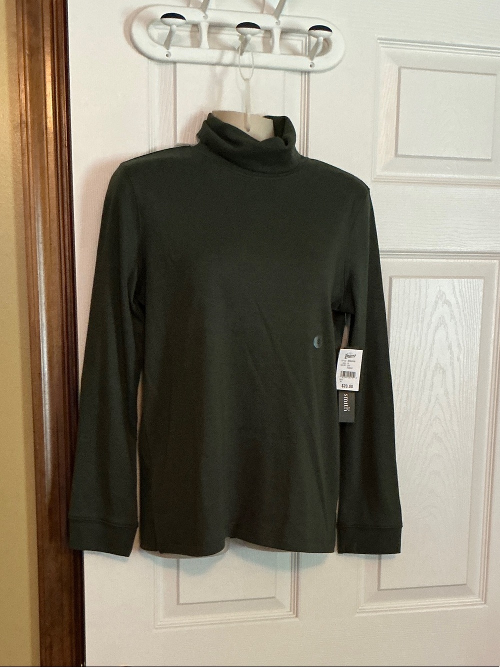 Classic green turtleneck top for Women